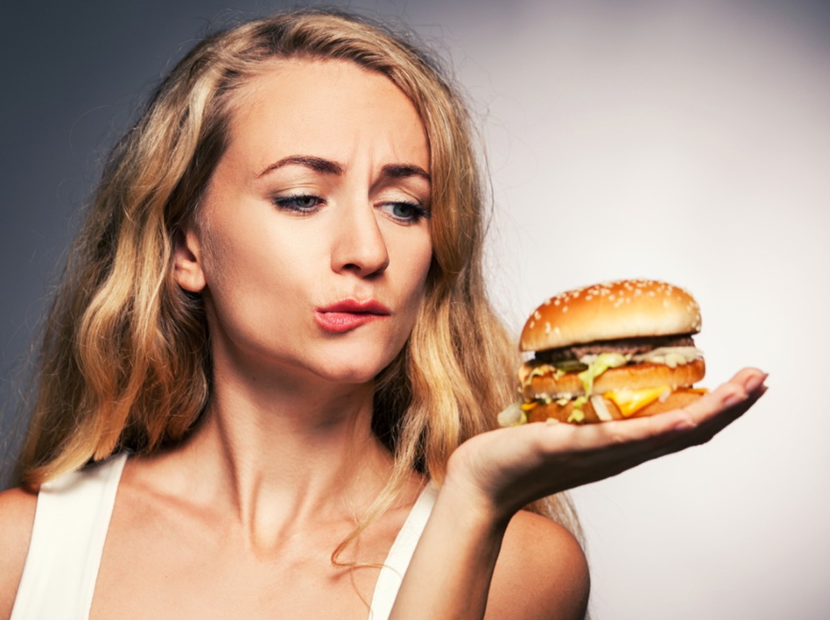 Fast food. Hamburger. Niezdrowe jedzenie.