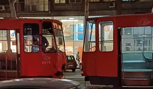 Sudar tramvaja na uglu Bulevara kralja Aleksandra i Batutove ulice