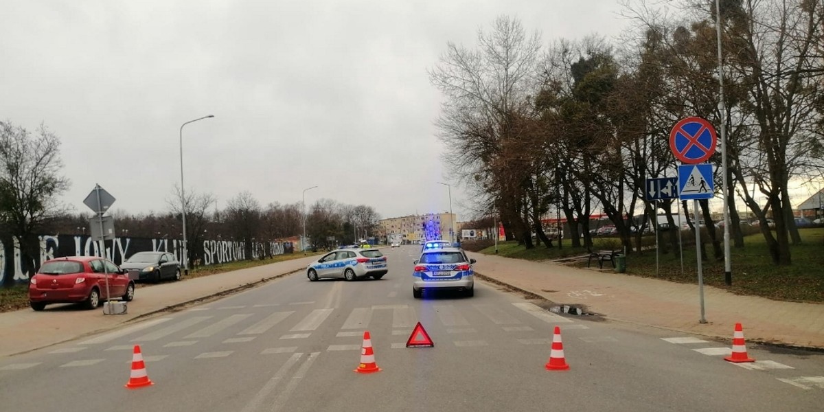 Wypadek drogowy w Śremie. 85-latek zginął na przejściu dla pieszych.