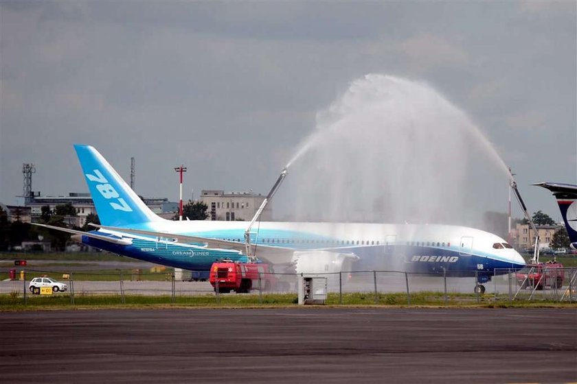 Dreamliner na Okęciu. Wideo