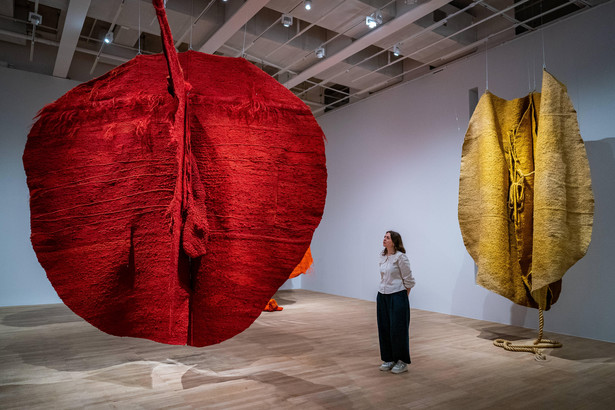 Instalacje Magdaleny Abakanowicz w Tate Galery