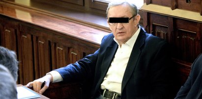 Były senator brał łapówki, ale do więzienia nie pójdzie. Posiedzi w domu i będzie mógł pić alkohol