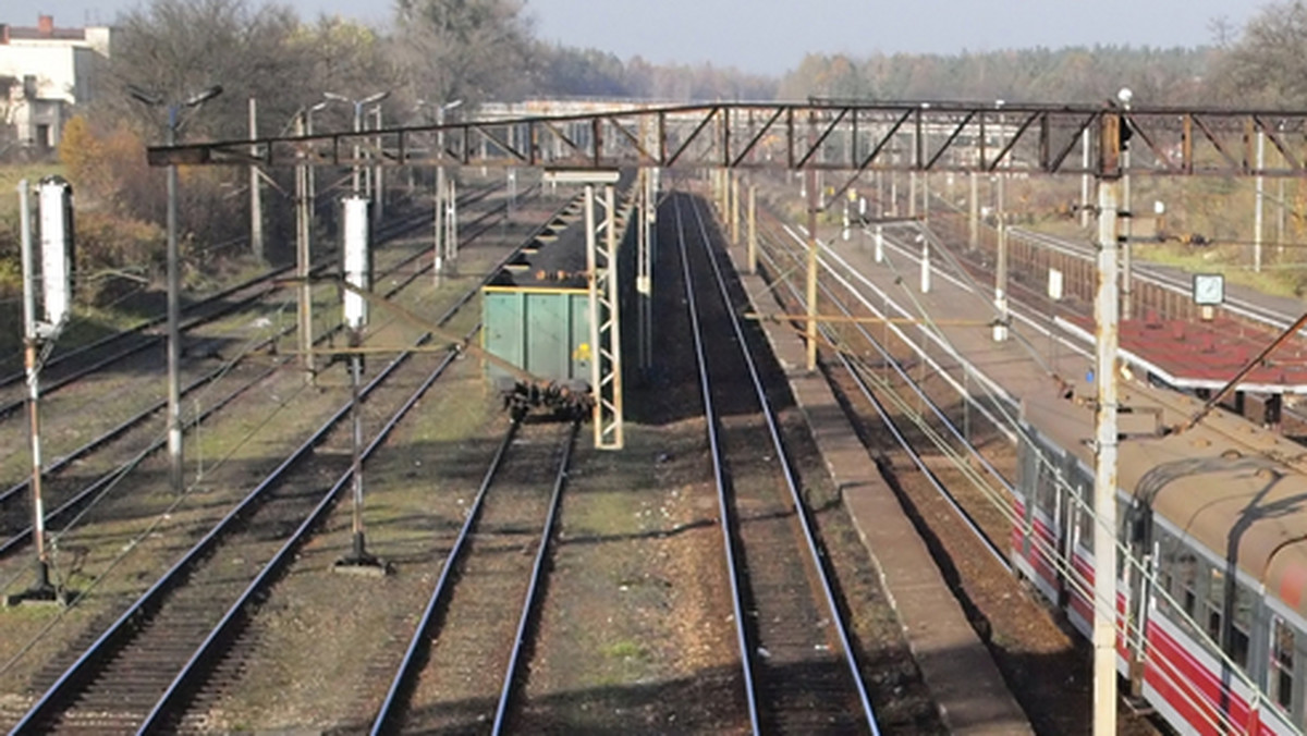 Od 13 grudnia pociągi osobowe powracające na zrewitalizowaną linię kolejową Rybnik–Chałupki mają pokonywać tę liczącą 32 km trasę w 40 minut. Część pociągów Kolei Śląskich będzie tamtędy jeździła obsługując nowe połączenie Katowice-Bohumin.