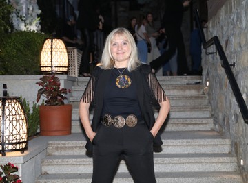 „STAVILA MI JE NOŽ U KREVET, ŽELELA JE DA SE NABODEM”: Jeziva drama Vesne de Vinče i njeni životni lomovi