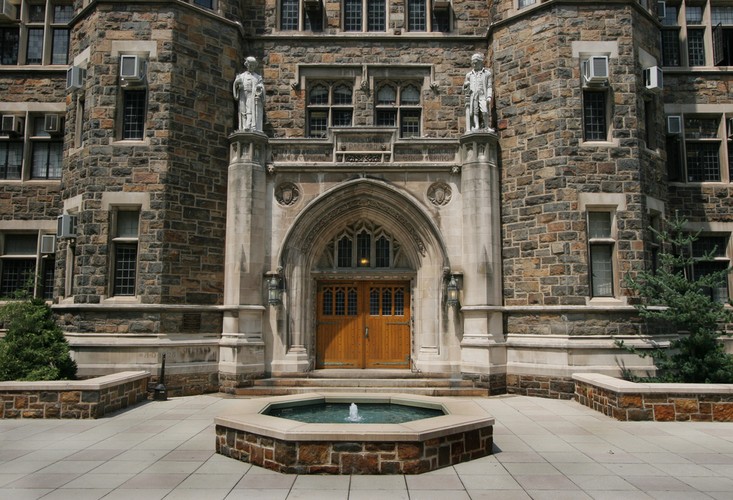 28 miliarderów opuściło mury University of Pennsylvania. Całkowita wartość ich majątku to 112 mld USD.