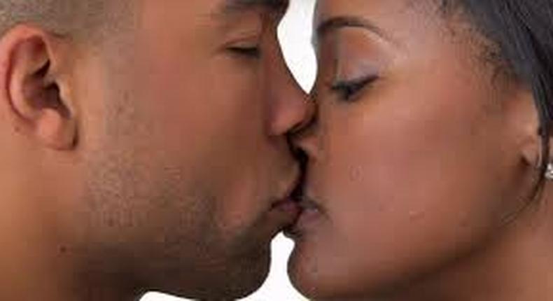 Romance: 8 easy guides to being a great kisser. [theworldnews]