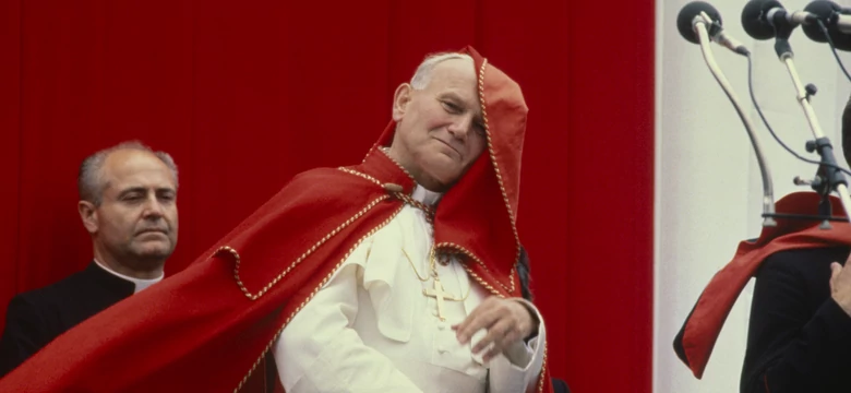 Pierwsza (i ostatnia) wizyta Jana Pawła II w nocnym lokalu. Jak do niej doszło?