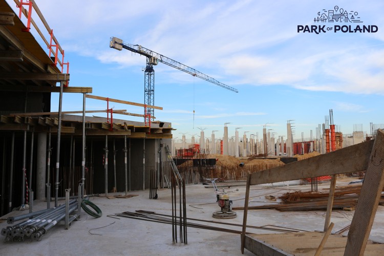 'Wkrótce wyłoniony zostanie wykonawca konstrukcji stalowych, w celu zamknięcia budynku i wykonania prac wykończeniowych, które są zaplanowane na ten rok' - dodano.