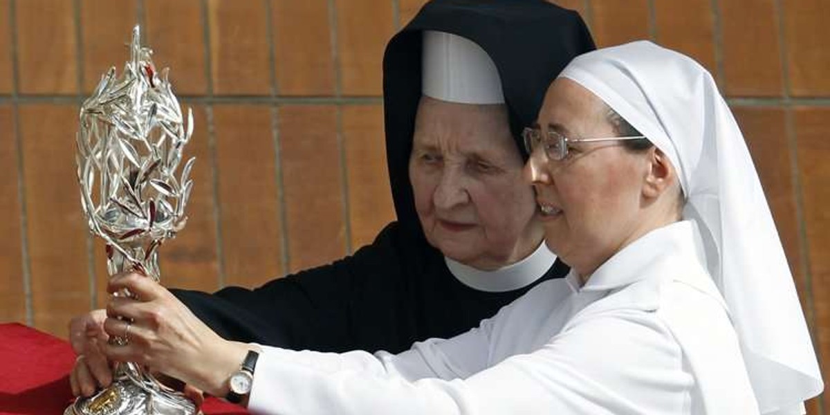 Siostra Tobiana. To ona czuwała przy papieżu