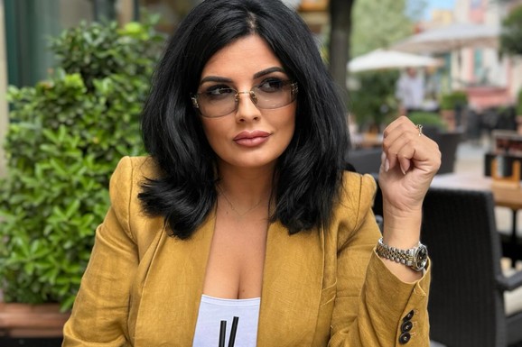 DOČEKUJE USKRS U KAFANI Milena Popović pokazala čime nazdravlja: Ovako se opušta (FOTO)