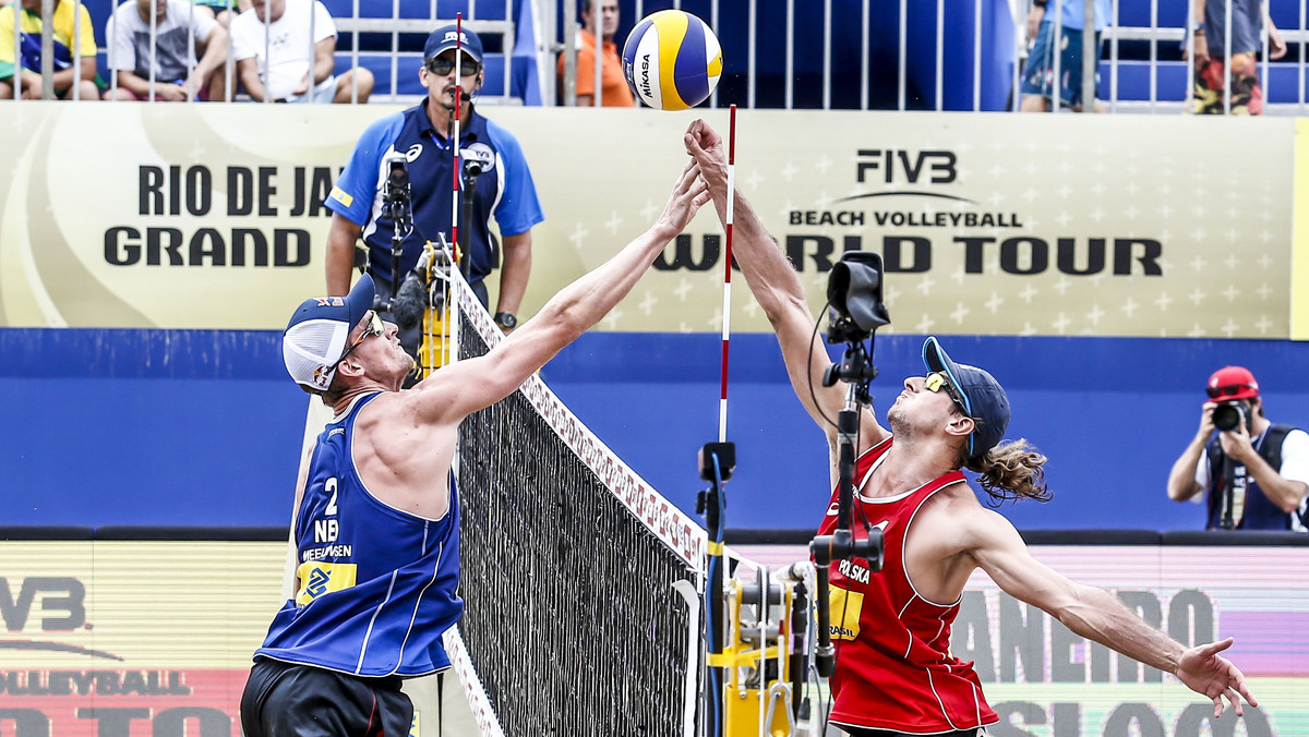 Grzegorz Fijałek i Mariusz Prudel zajęli czwarte miejsce w rozgrywanym w Rio de Janeiro turnieju Grand Slam w siatkówce plażowej. Polska para w walce o najniższy stopień podium nie sprostała duetowi z Holandii, przegrała z Aleksandrem Brouwerem i Robertem Meeuwsenem 1:2. W finale o tytuł powalczą Piotr Kantor i Bartosz Łosiak.