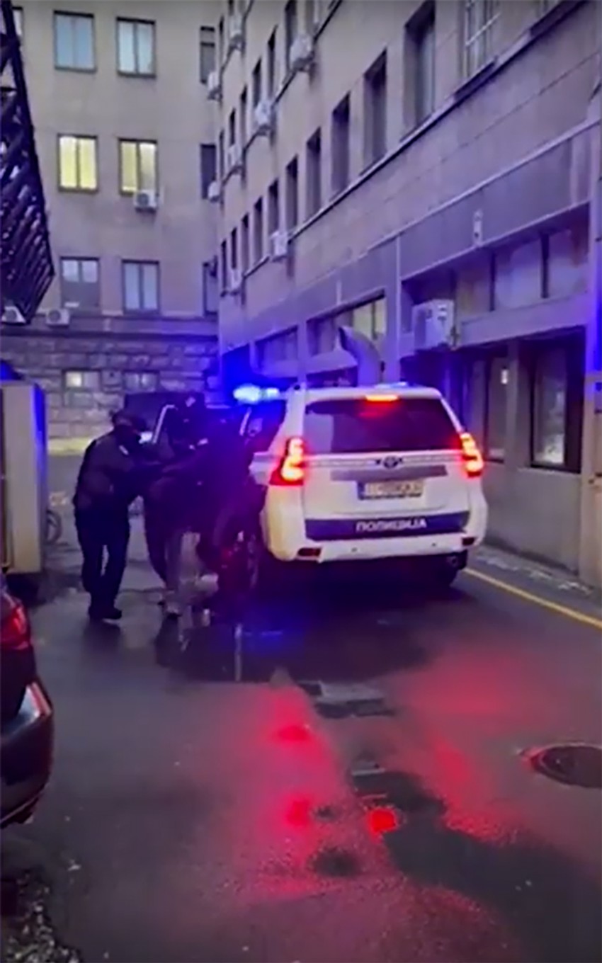 Hapšenje osumnjičenog za spaljivanje automobila Bake Praseta