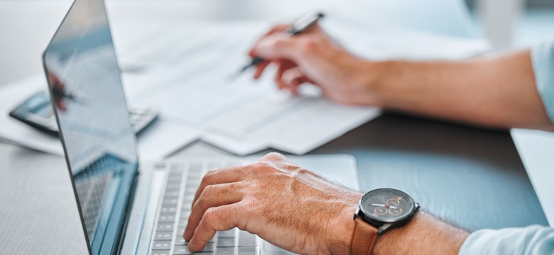 300 złotych dofinansowania dla pracownika. Pracodawca ma obowiązek wypłacić te pieniądze