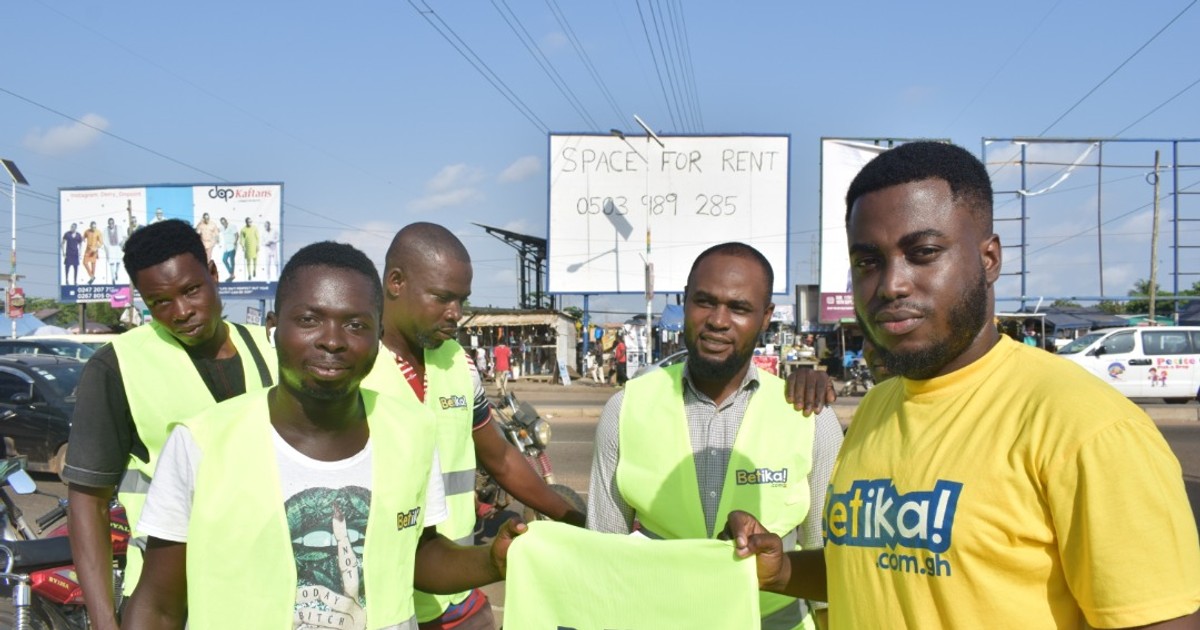 Betika shares 1000 reflector jackets to launch its 2022 Ride Safe