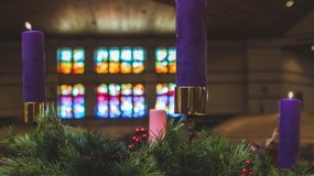 Rozpoczyna się istotny czas w Kościele katolickim. Wierni czekają w skupieniu