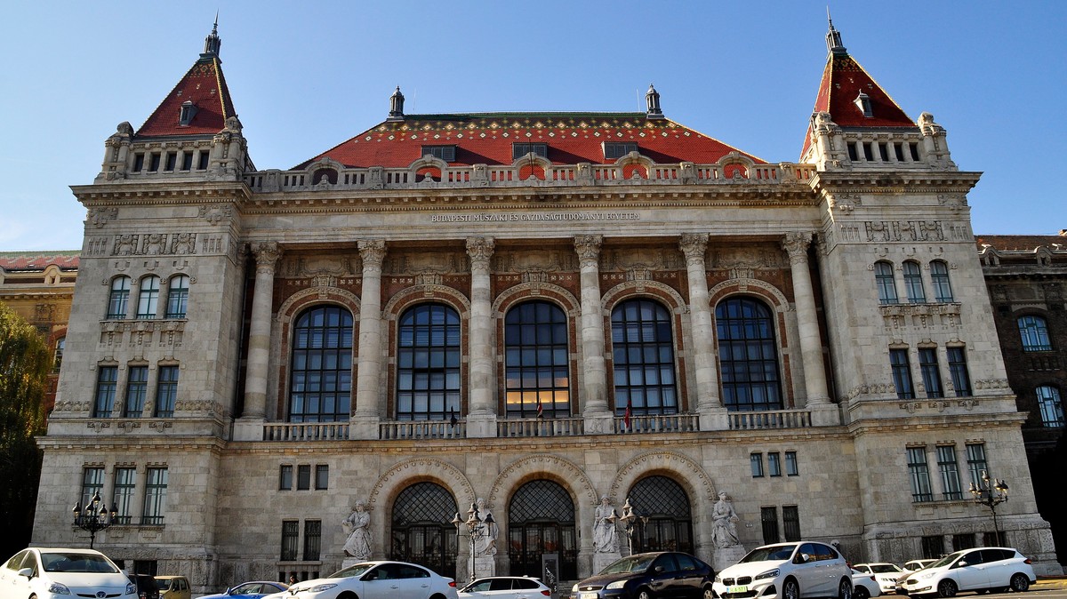 A Duna magas vízállása miatt be kell zárni a BME épületét
