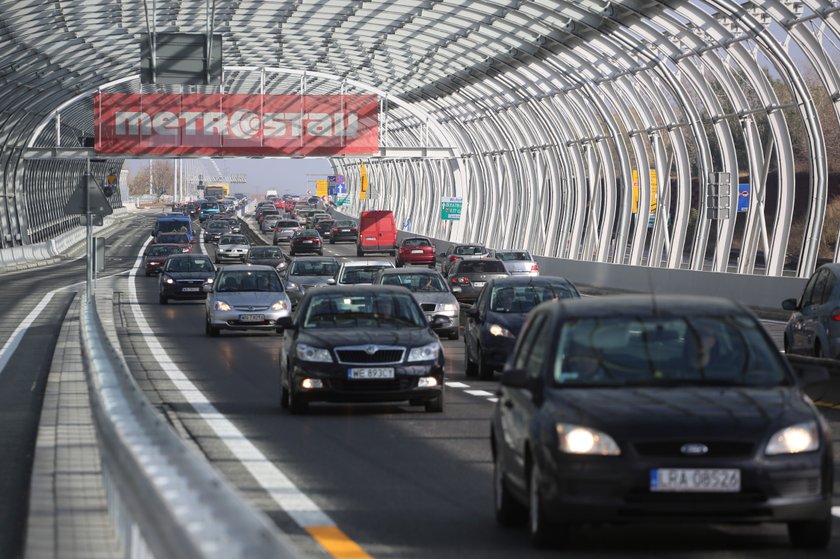 Drogowcy otworzyli część mostu Grota-Roweckiego