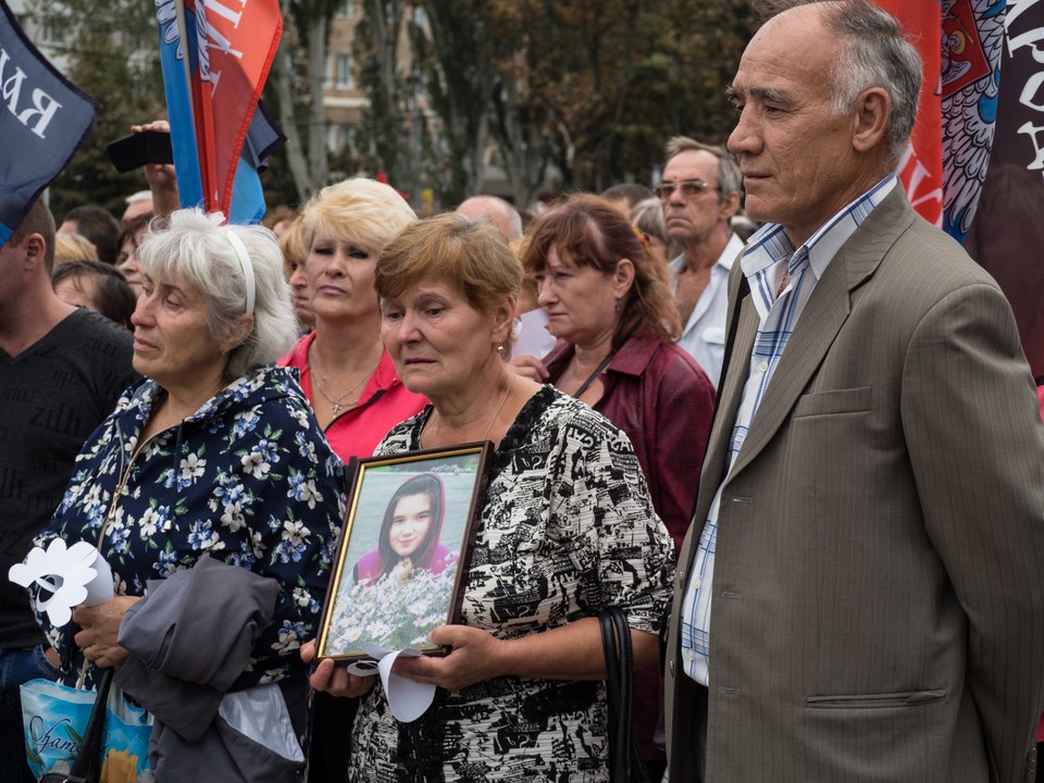 Babka i dziadek jednej z dziewczynek, która zginęła w ostrzale w drodze do Dobropola