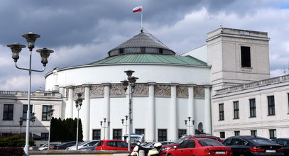 Pierwsze posiedzenie Sejmu będzie przedłużone? Już dziś złożą pierwsze uchwały