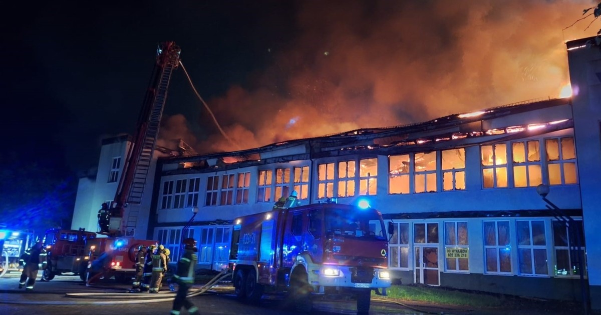 Dramatyczny pożar w Hajnówce. "Cały czas walczymy z żywiołem"