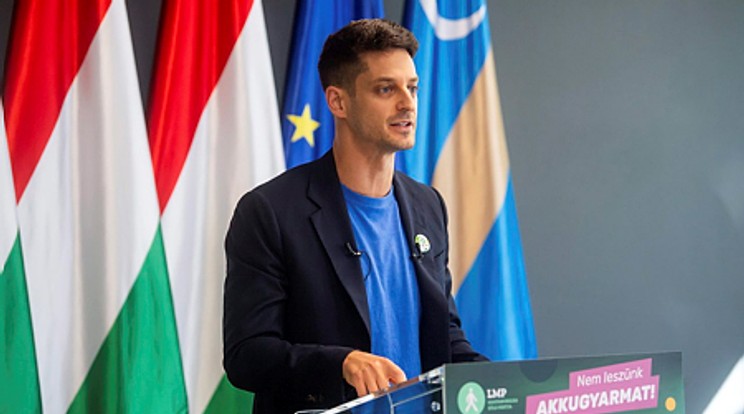 Ungár Péter Hadházy Ákosnak üzent/Fotó: MTI/Balogh Zoltán