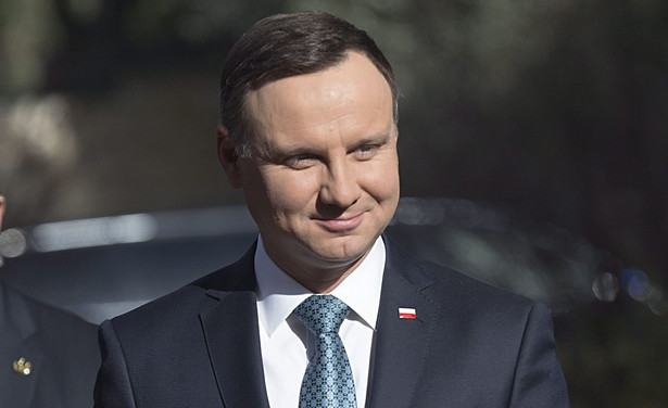 Było zapytanie, jest odpowiedź. "Pan prezydent zgodził się na spotkanie z kanclerz Niemiec"