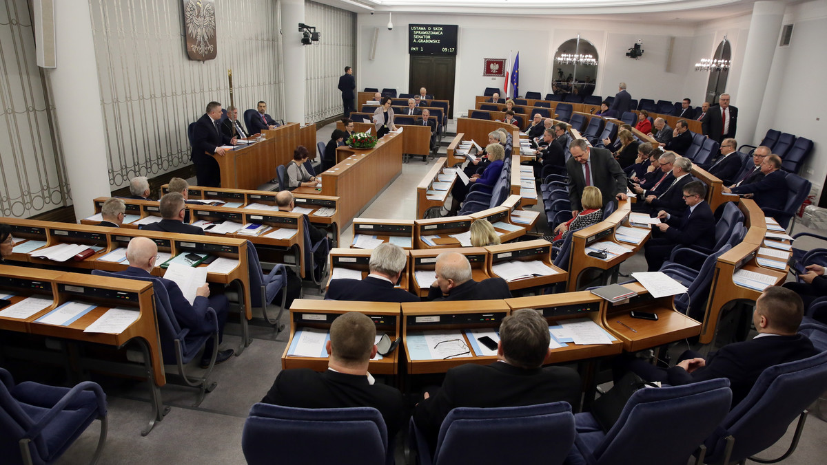 Senat zaakceptował wczoraj wieczorem nowelę Kodeksu karnego, zakładającą m.in. karę 25 lat więzienia za fałszowanie faktur VAT, których wartość przekracza 10 mln zł.