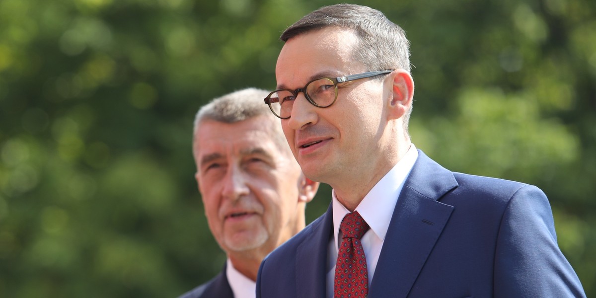 Rozważamy podniesienie płacy minimalnej powyżej 2450 zł brutto - powiedział premier Mateusz Morawiecki.