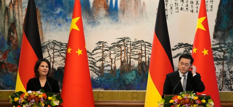 Szef MSZ Chin: Nie będziemy dolewać oliwy do ognia w sprawie Ukrainy