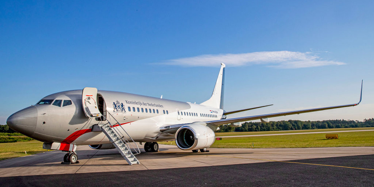 Holenderski Boeing 737 BBJ o rejestracji PH-GOV to samolot do dyspozycji króla i królowej, z którego korzystają też rządowi oficjele. 