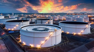 Ceny ropy reagują spadkiem po zaskakującej decyzji OPEC+