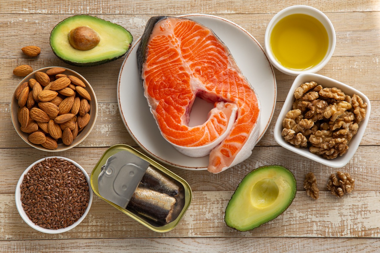 Potraviny bohaté na omega-3 mastné kyseliny môžu podľa výskumov pomáhať tlmiť zápalové procesy, ktoré súvisia aj so zdravím kĺbov.