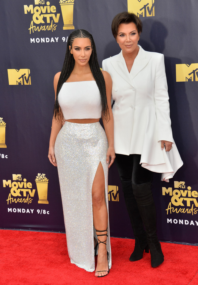 Zagraniczne gwiazdy z mamami na czerwonym dywanie: Kim Kardashian i Kris Jenner