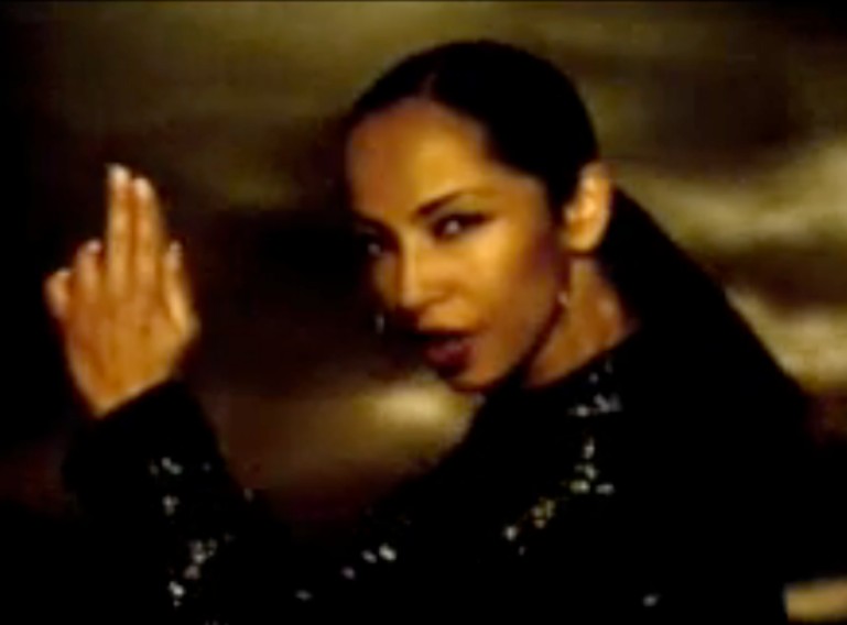 Sade w piosence "Soldier of Love" - godny następca hitu "Smooth Operator"?