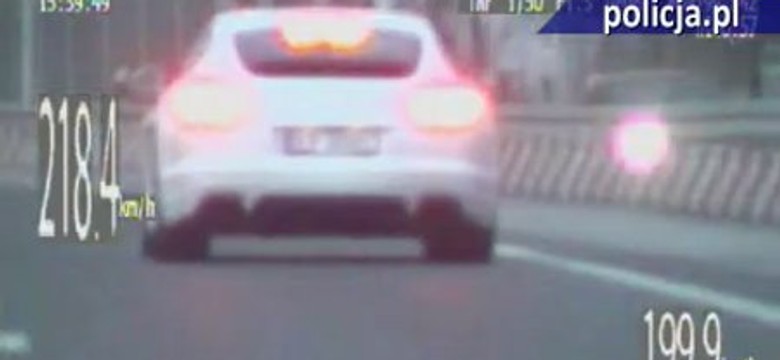 Kto tak szalał porsche? Niewiargodna prędkość pod nosem policji!