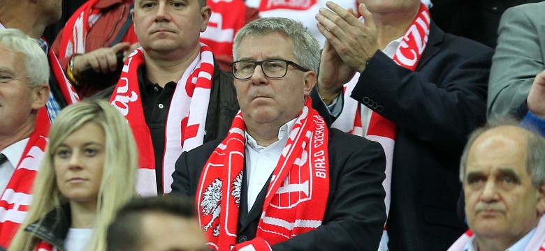 Ryszard Czarnecki zaliczył wpadkę na antenie radia. Słuchacz zadał mu pytanie, a on nie znał odpowiedzi