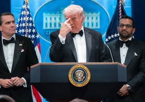 Donald Tramp u sali za brifinge nakon pucnjave