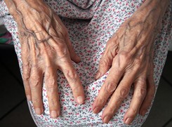 'Wnuki niańczyć, a nie etat blokować'. Uszczęśliwiani emeryturami na siłę