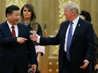 Prezydent USA Donald Trump i prezydent Chin Xi Jinping. Obydwa kraje ponoszą straty w wojnie handlowej