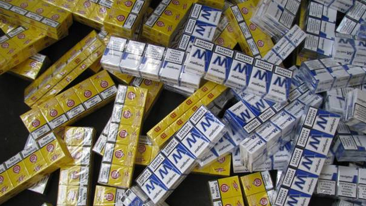 20 tysięcy paczek przemycanych papierosów, Fot. Służba Celna