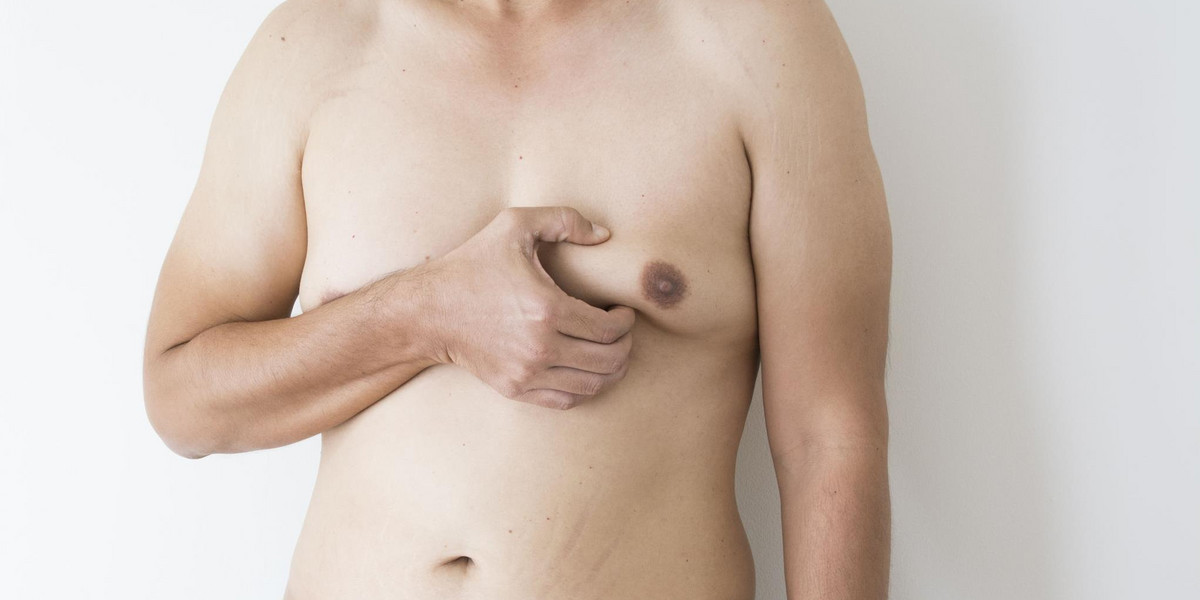 Męskie piersi mogą pojawić się w wyniku używania olejków eterycznych