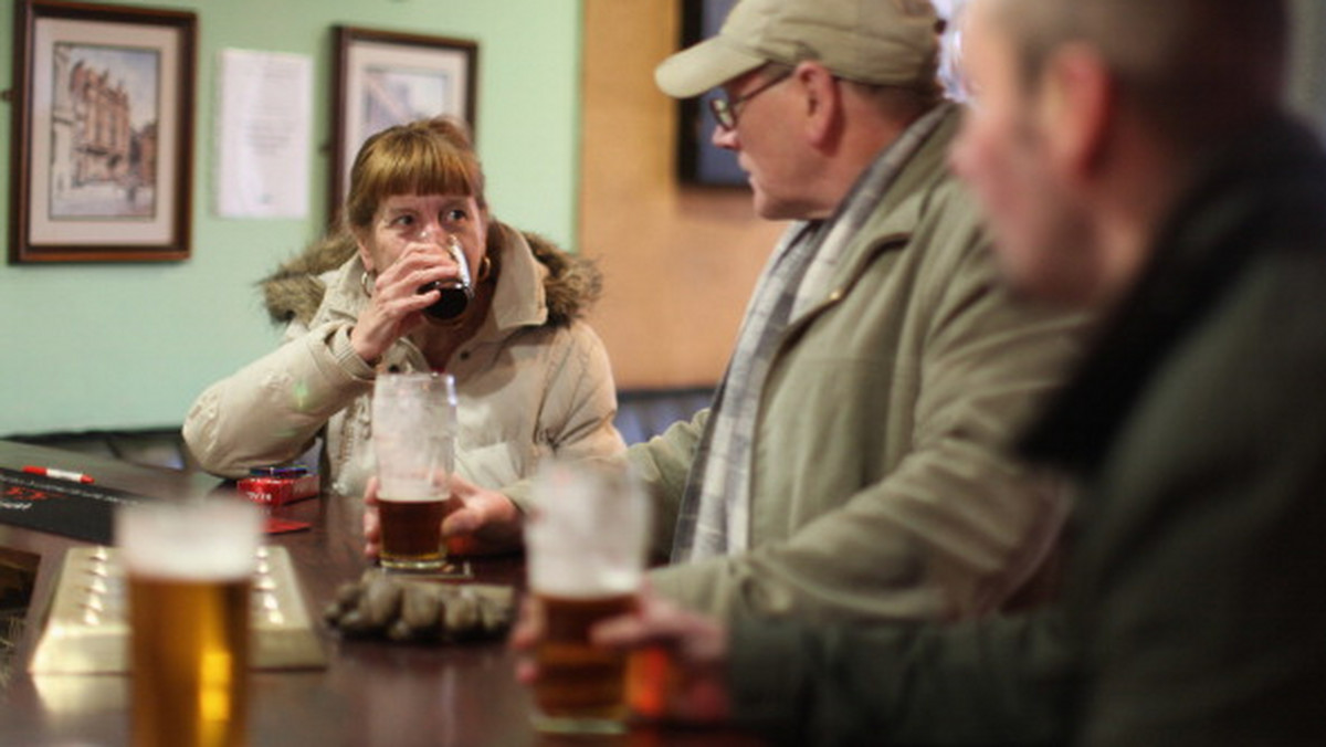 Dzięki najnowszej aplikacji oferowanej na smartfony kobiety mogą zobaczyć, jak nadużywanie alkoholu może wpłynąć na ich wygląd. Szkocki rząd ma nadzieję, że trafi ona do płci pięknej, która znana jest z przejmowania się efektami starzenia.