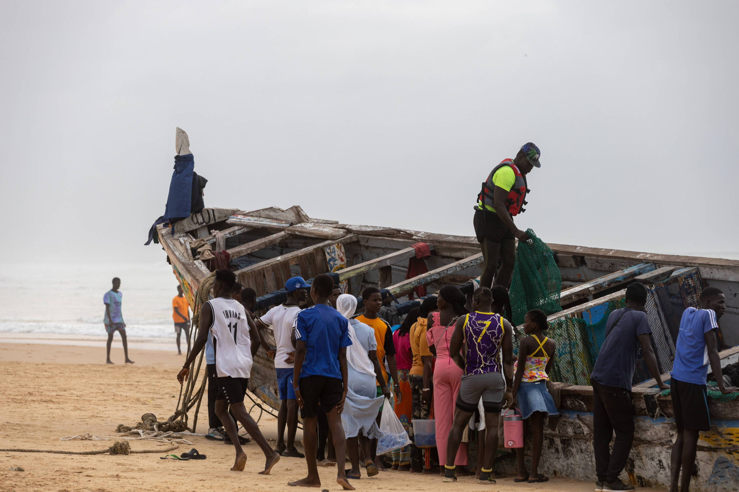 Łódź z migrantami zatonęła u wybrzeży Senegalu - uratowano około 30 osób