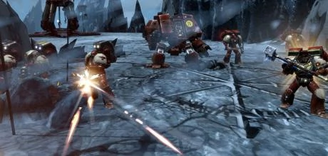 Screen z gry "Dawn of War II: Chaos Rising"