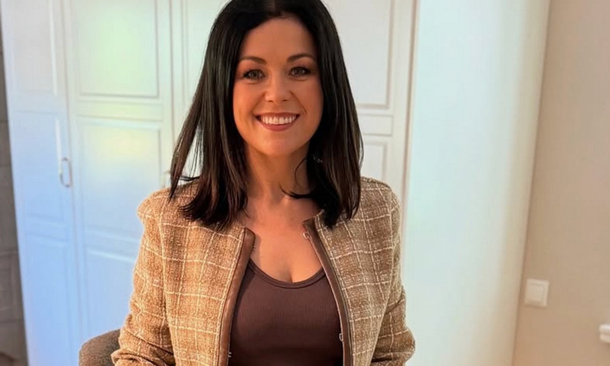 Cichopek cała w czerni. Wisienką na torcie były "drapieżne" klapki