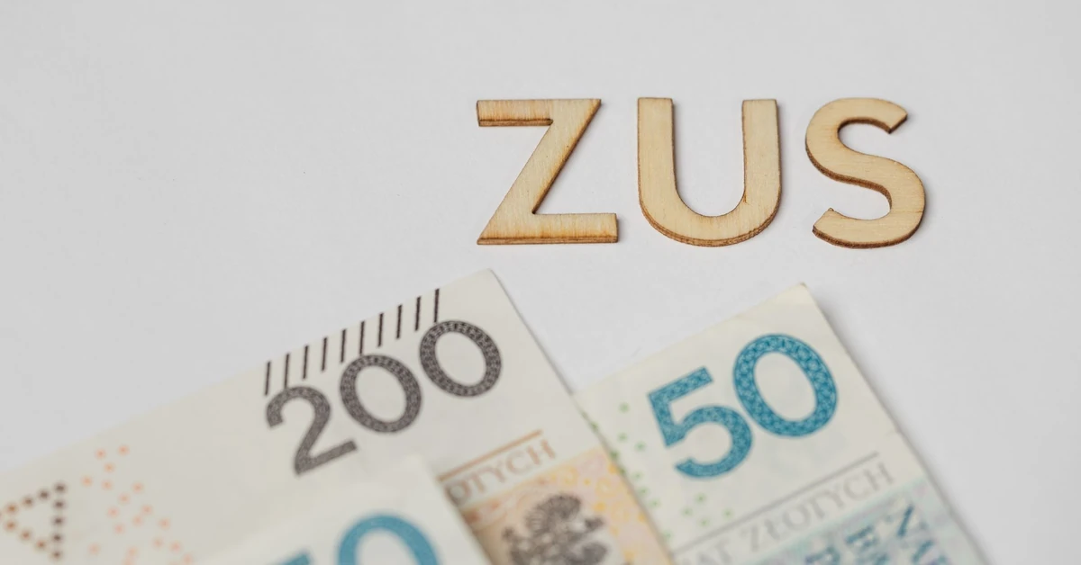 Nowe wsparcie dla rencistów. 2610,72 zł dodatku. Kto i kiedy otrzyma pieniądze?