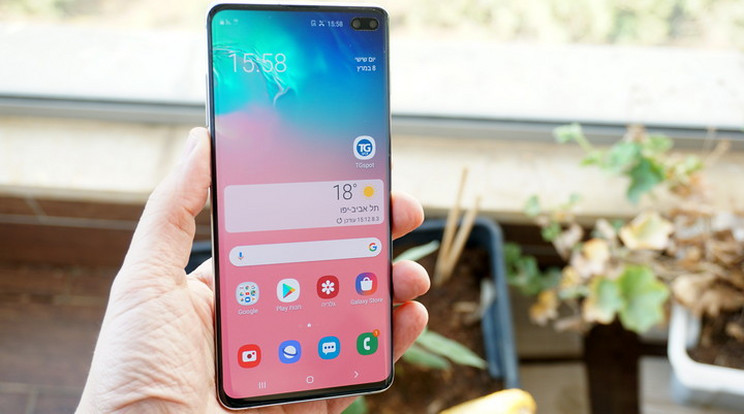 Samsung Galaxy S10 Plus, az aladott használt okotelefonok listavezetője Magyarországon. A megunt, de jó állapotú mobiltelefonokat nem érdemes kidobni, mert pénzt kaphatunk értük. Felújítás után pedig visszakerülhetnek a piaci forgalomba, ami környzetkímélési szempontból kiváló. /Fotó: Wikipedia