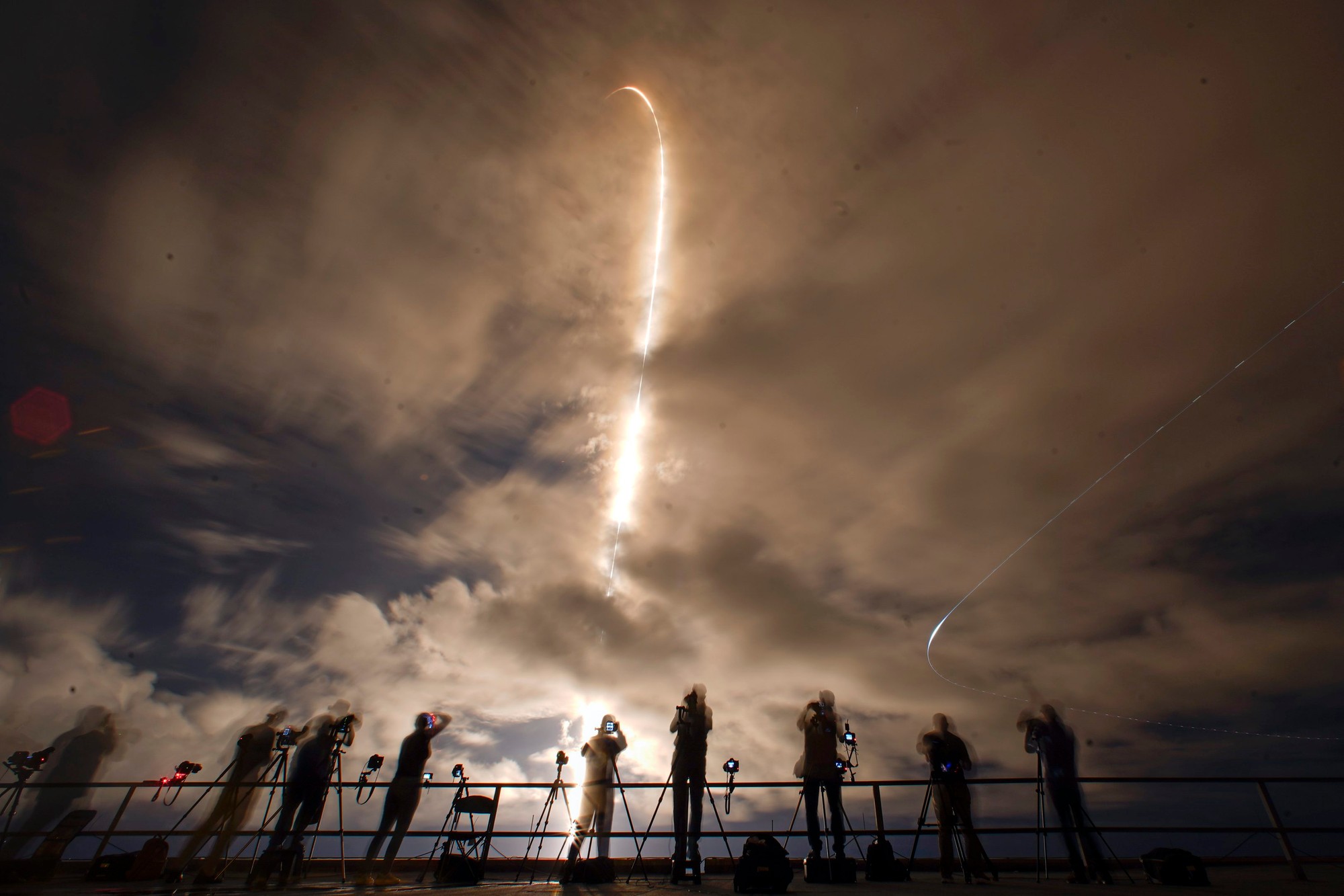Americká spoločnosť SpaceX úspešne odštartovala misiu Polaris Dawn.