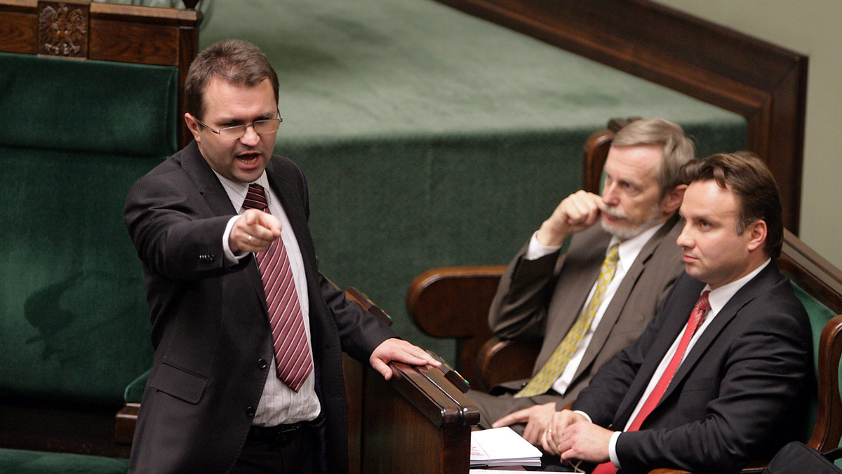 Jak ocenia Zbigniew Girzyński na zmianę kierownictwa PiS jest jeszcze za wcześnie. W Radiu Zet mówił dzisiaj, że "wszyscy politycy, których wymieniłem, nie spełniają kryteriów, które powinny charakteryzować lidera tak dużej partii". Pod koniec sierpnia Girzyński na swoim blogu w Onet.pl wskazał potencjalnych kandydatów na nowego prezesa PiS.