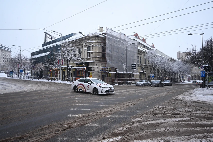 Снег во Белград